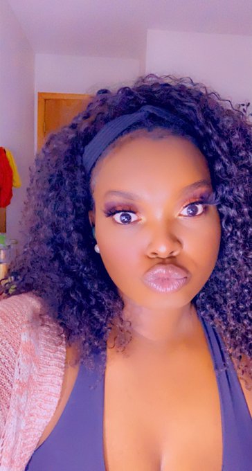 Happy Friday! Betas approach I&rsquo;m money hungry😈💳💸💲 Findom Skype sessions femdom domme finsub finD paypig