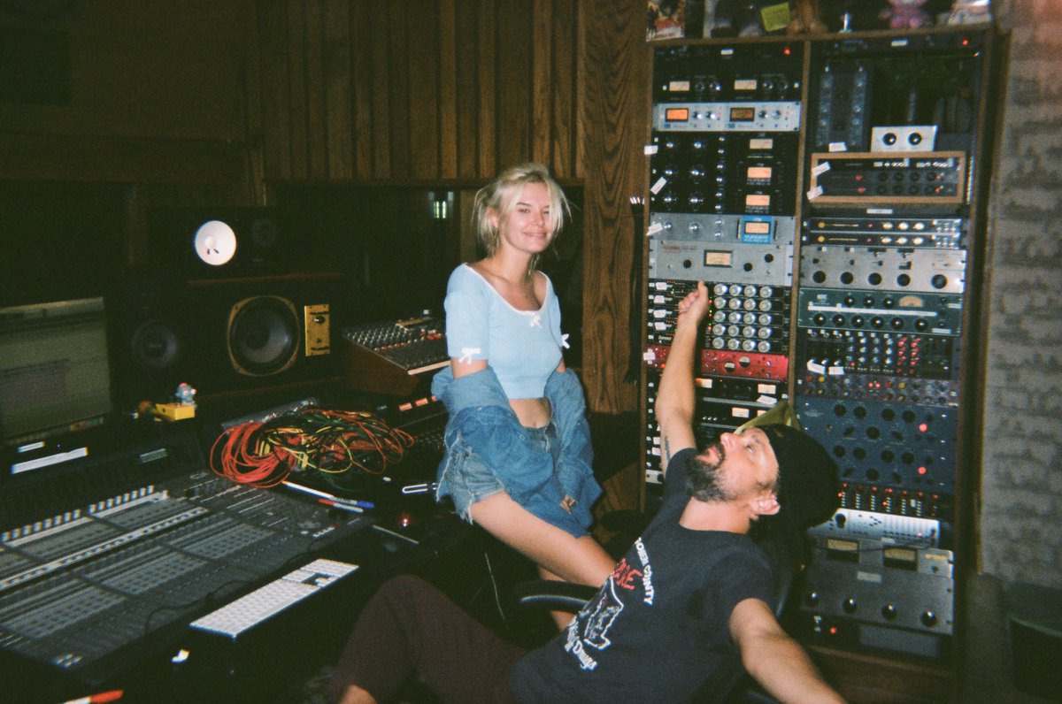 GraceMcKagan's tweet photo. in the gradual process of making my first album :)! https://t.co/AQJbf2j6NA