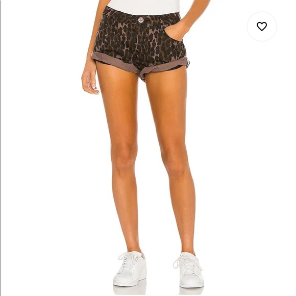 So good I had to share! Check out all the items I'm loving on @Poshmarkapp from @kcaligiuri @Tecasklozet<a href="/tag/fashion"class="tags"><span>#fashion</span></a><a href="/tag/shopmycloset"class="tags"><span>#shopmycloset</span></a><a href="/tag/style"class="tags"><span>#style</span></a><a href="/tag/oneteaspoon"class="tags"><span>#oneteaspoon</span></a><a href="/tag/ninewest"class="tags"><span>#ninewest</span></a>