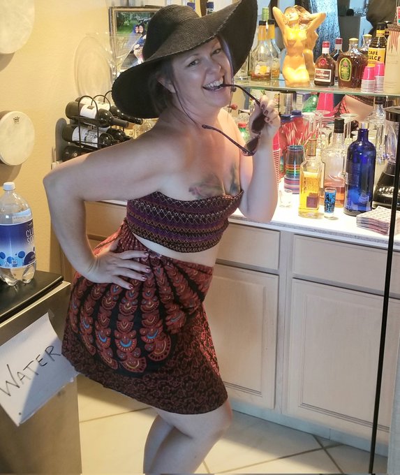 I'm feeling sassy today!  I have actually have a backup plan for @vegaskiwi 's pool party on Sunday -