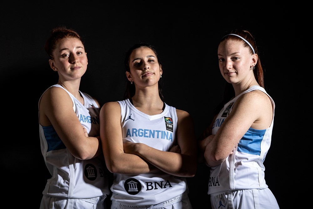 cabboficial's tweet photo. 📸 A menos de 24 horas del debut de la Selección U19 en el Mundial de Hungría, les compartimos lo mejor de la sesión de fotos de @FIBA.

👉 El estreno del equipo de Sebastián Silva será mañana, ante Rusia, desde las 15. Se transmitirá por el canal de FIBA en YouTube. https://t.co/drU6EyrqhG