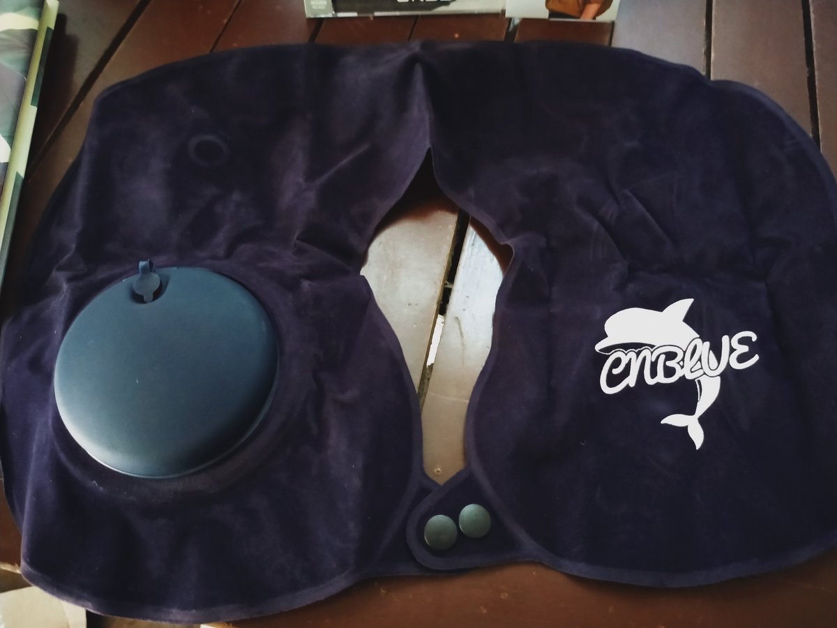 yownieque's tweet photo. Ang aga nung delivery! π Got my first #ZOOM album, #DoDisturb and neck pillow. π€πΎ Thank you so much @FNC_BLVDPH π More budol to come! π
#BLVDFEEDBACK https://t.co/f47gtj7BE1