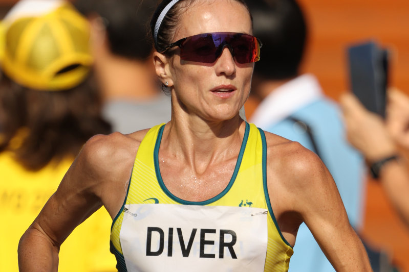 Women's Marathon ▪️Sinead Diver 10th 2:31.14 - highest 🇦🇺 place for 33 years, 2nd best 🇦🇺ever. (Ondieki 2nd & 7th in '80s) ▪️Ellie Pashley 23rd 2:33.39 ▪️Lisa Weightman 26th 2:34.19 – 2012 17th, 2016 31st, 2008 33rd what a record !! 👏 First time 3 🇦🇺 in top-30. #Tokyo2020