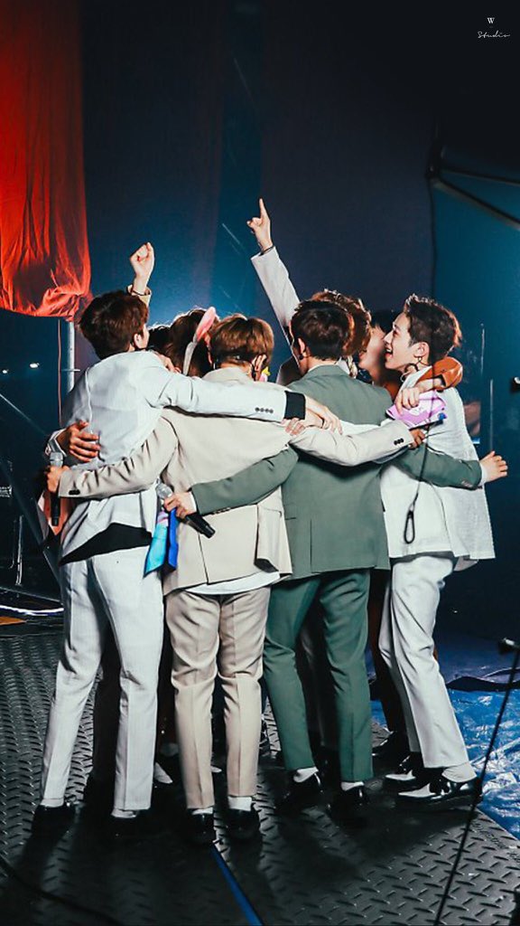 워너원작업실✨ tweet media