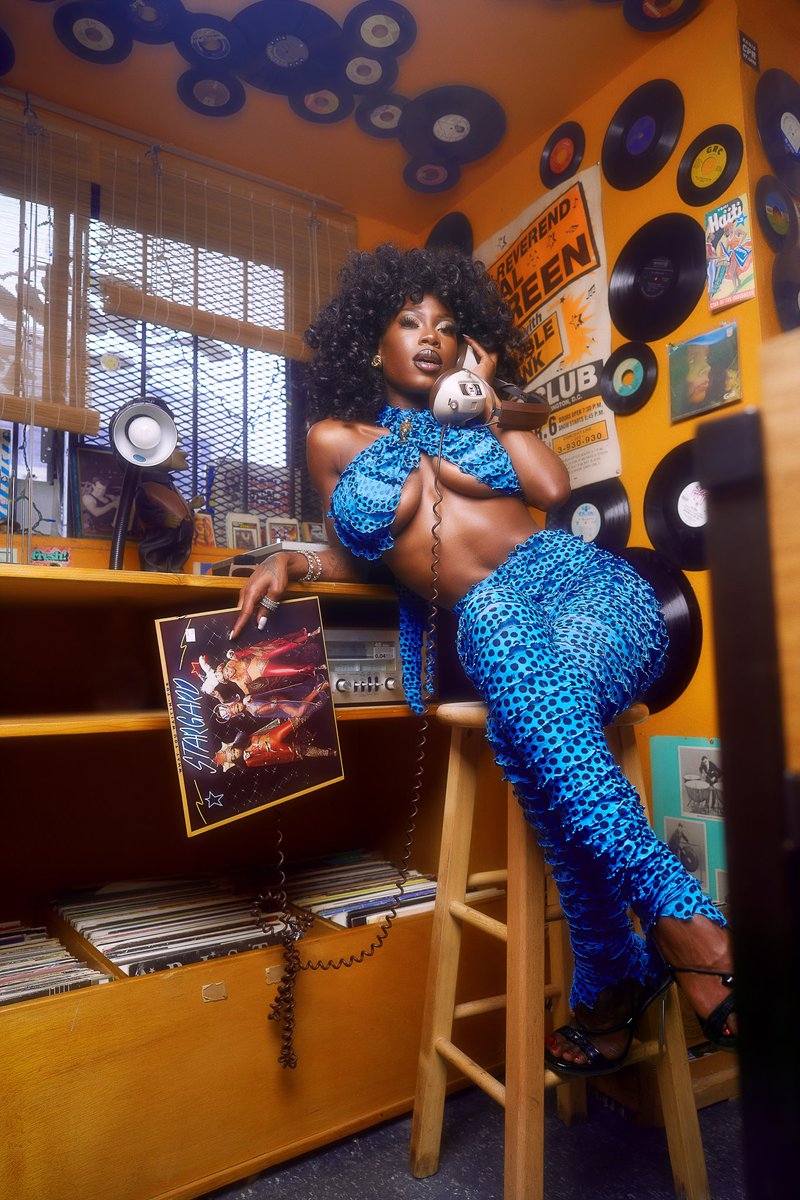 aangelsimms's tweet photo. FOXY’s Record’s 💽🎶 https://t.co/MoLcE1V55b