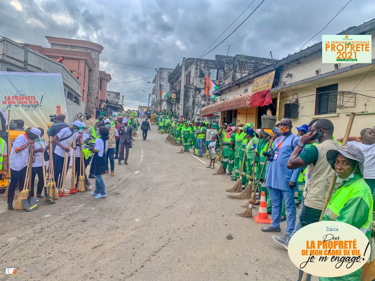 ’ai été particulièrement heureux de prendre part ce jour , à la cérémonie de la semaine nationale de la propreté, organisée sur l’esplanade de la chefferie d’Agban village . 
Elle a été marqué par facebook.com/30551609338687…
