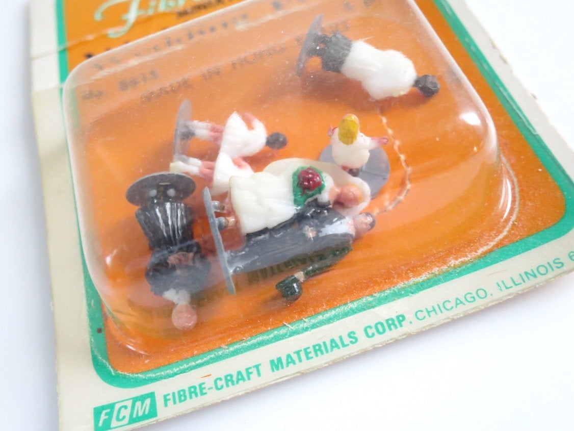 SwirlingOrange1's tweet photo. Micro Miniature 1:24 Wedding Party, Dollhouse Craft Miniature, Wedding Embellishments https://t.co/kKxMbLxXWD #SuperMinis #Back2School #TMTinsta #EtsyTeamUnity https://t.co/W6tavESLRk