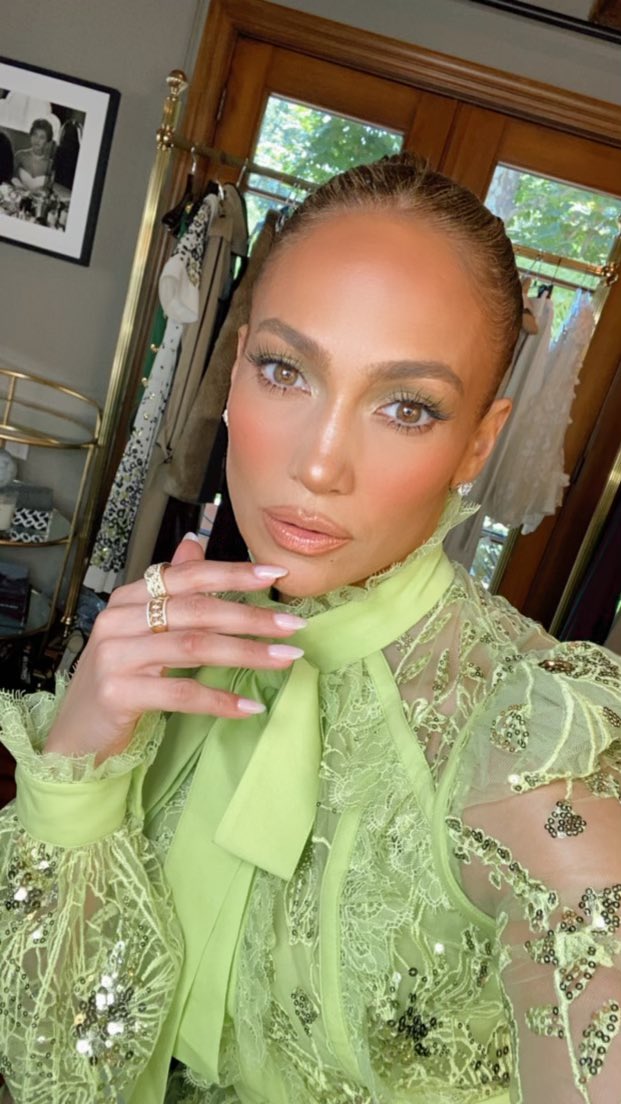 jlo tweet media