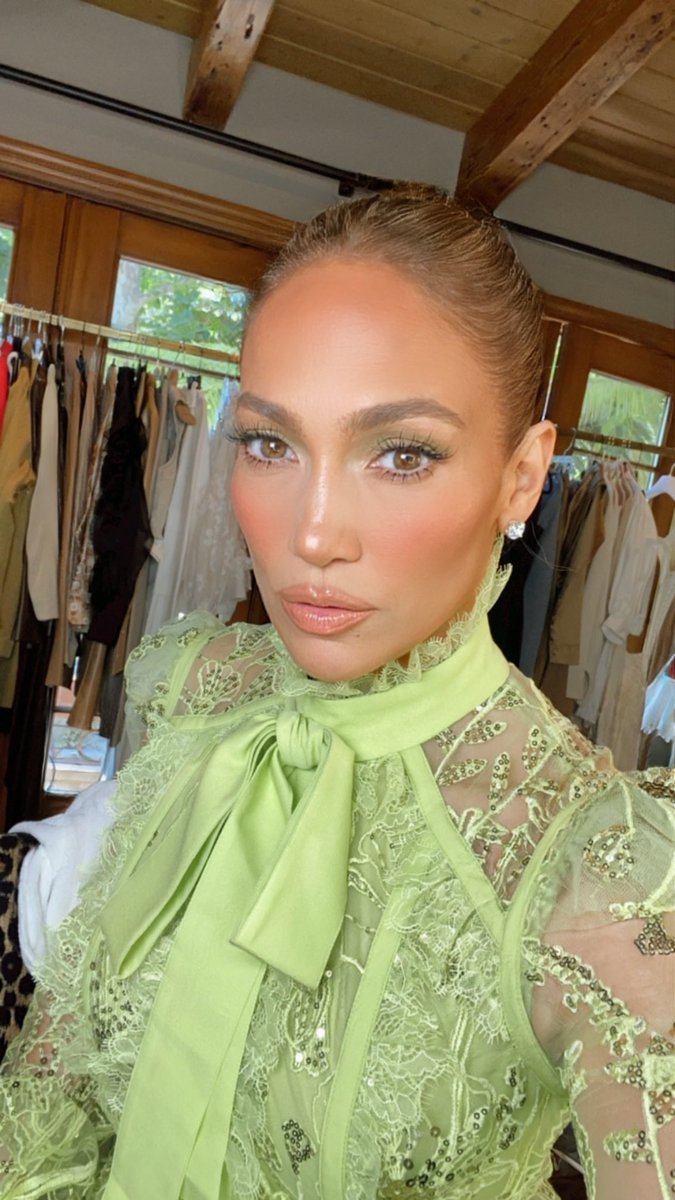jlo tweet media