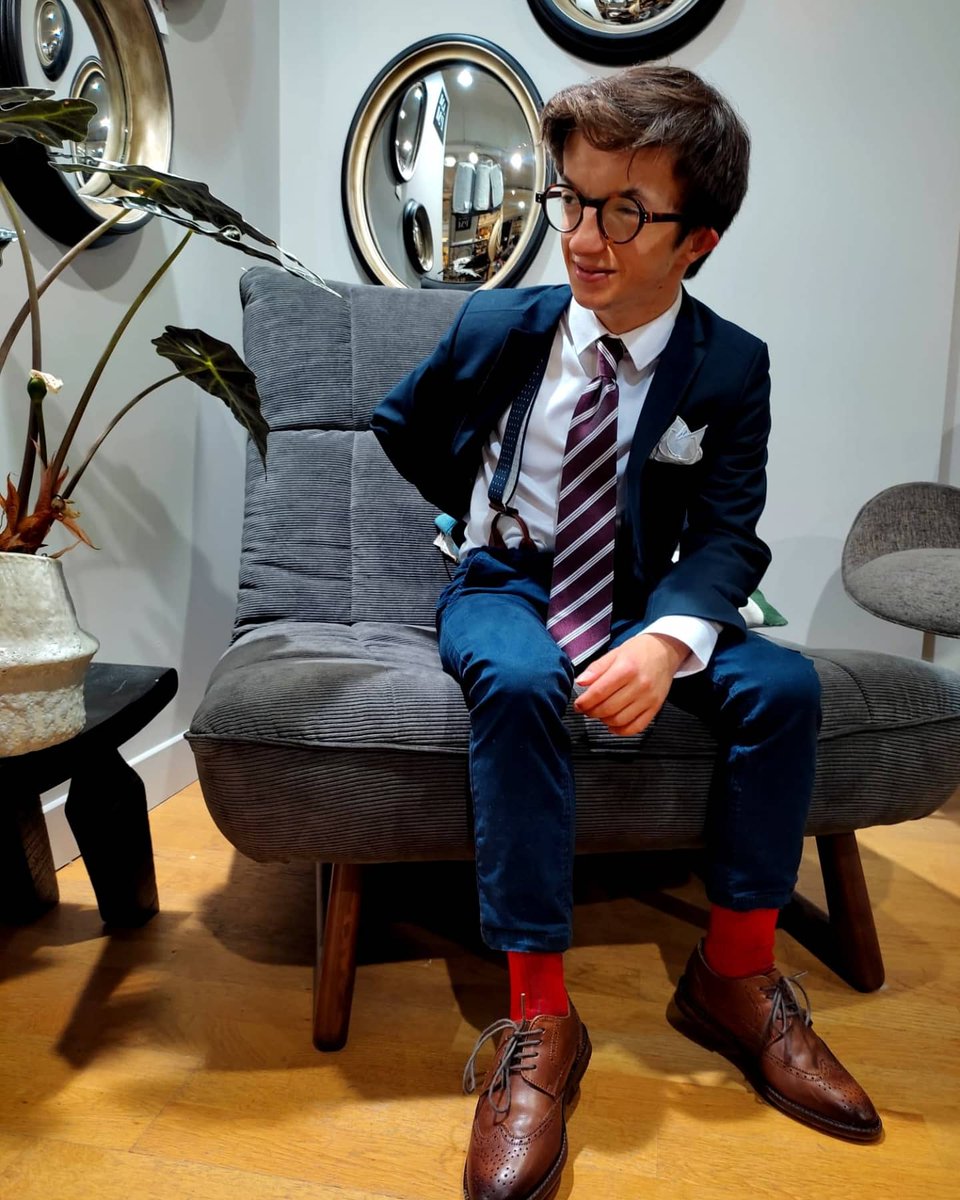 tomlee_inspired's tweet photo. Extrait d'un shooting photos improvisé en plein cœur de la capitale des Ducs de Bourgogne...
#Gentleman #style #sartorial #meschaussettesrouges #Dijon https://t.co/iYWykpnfuc