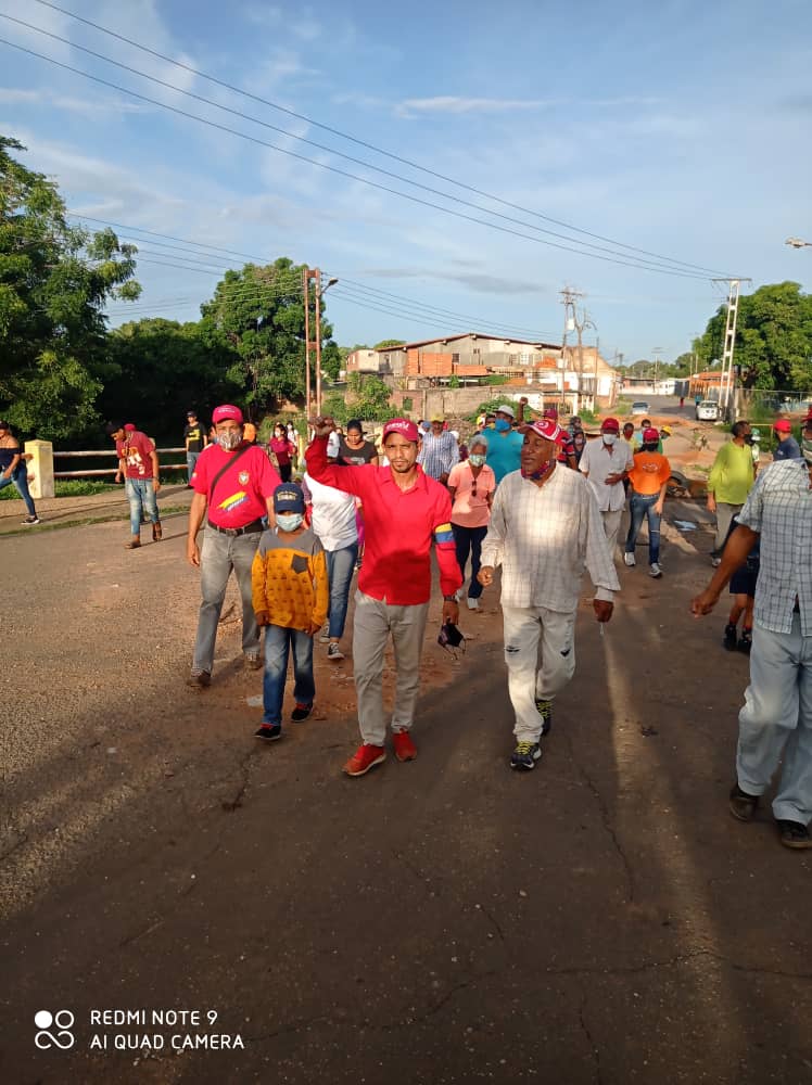 mocevedobolivar's tweet photo. El Pueblo Ciudad Bolivar se desbordo en apoyo al Candito de la patria, Jesus Alacayo cuanto amor y cuanto cariño del pueblo hacia el Candidato por el PSUV
@dcabellor @NicolasMaduro @PartidoPSUV #ciudadbolivarproductiva @taniapsuv @DeVueltaChavez https://t.co/SmiVsv73vQ