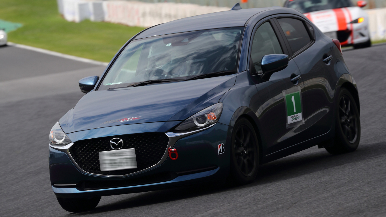 マツダファン エンデュランス マツ耐 マツダファン エンデュランス マツ耐 公式サイトのコースレコード 筑波サーキット ページを更新しました 今大会はsc導入も無く 計8クラスでレコードラップが更新されました 見事に記録更新を達成された各