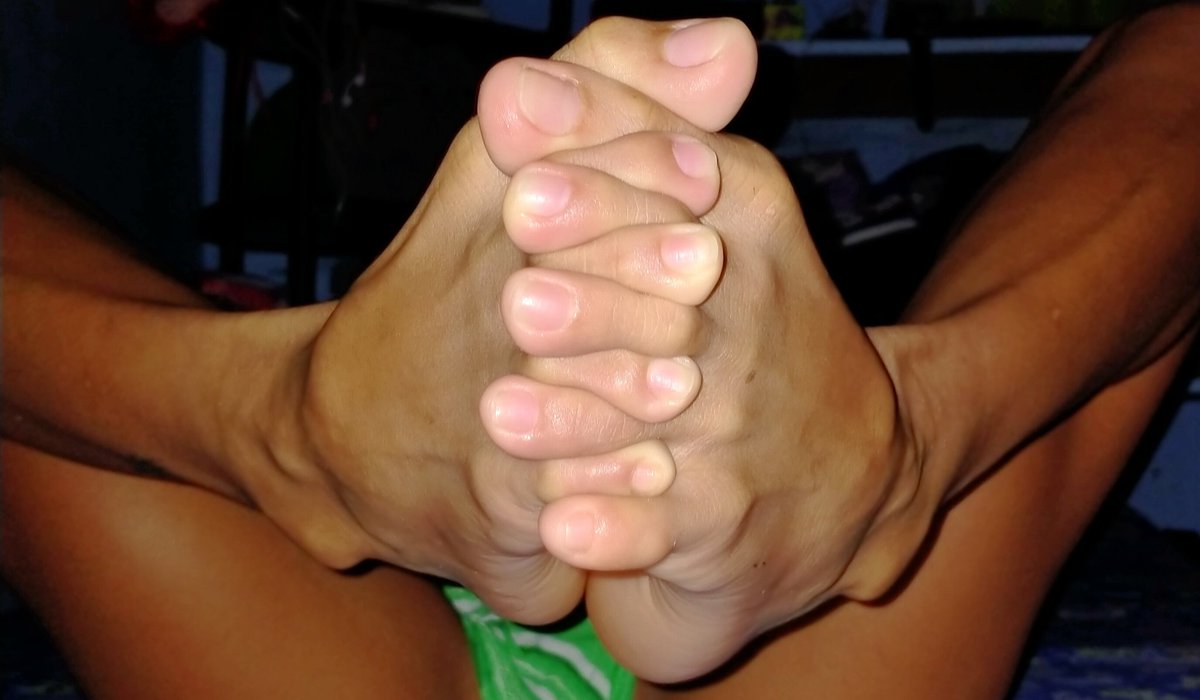 ffffmoreina's tweet photo. Closer look of my feet 🦶🏽👣
#foot #Feet #feetworship #feetpics #footo #feetphotos #beautifulfeet #barenails #higharches #brownfeet #prettyfeet #footfetish #footfetishgirl https://t.co/qawRRt7vyl