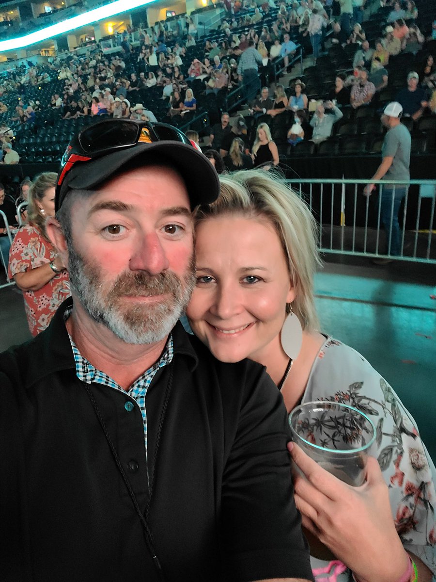 HadeenJason's tweet image. Waited 2 years for this 
#alanjackson #ballarena