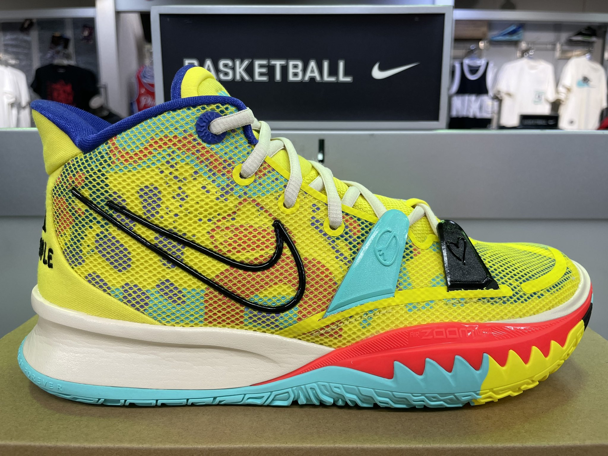 Gallery 2 バスケットボールの部 V Twitter 8 8 日 発売 Nike Kyrie 7 Ep Cq9327 700 T Co Hnblyqmpet Gallery2 ギャラリー2 ギャラ2 バスケットボール バスケ Basketball Kyrieirving Kyrie Kyrie7 Nikekyrie7 Nba Brooklyn Brooklynnets