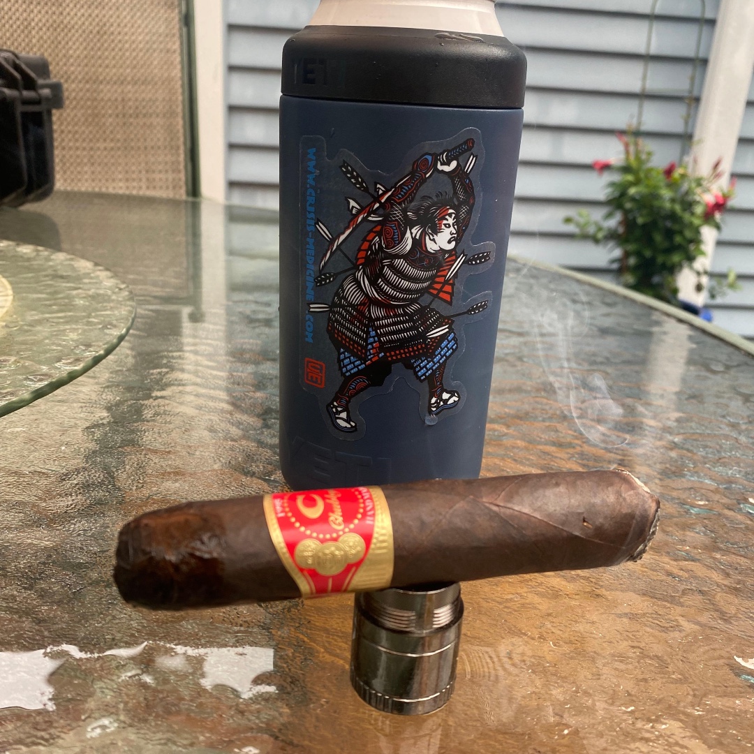Very cool use of our samurai sticker... we don't endorse smoking, as it is bad for you. We believe you should pick your vices very carefully... 

#TECC #TCCC
#immediatenystander #firstresponder #lawenforcement
#swatmedic #paramedic 
#18d 
#crisismedtraining