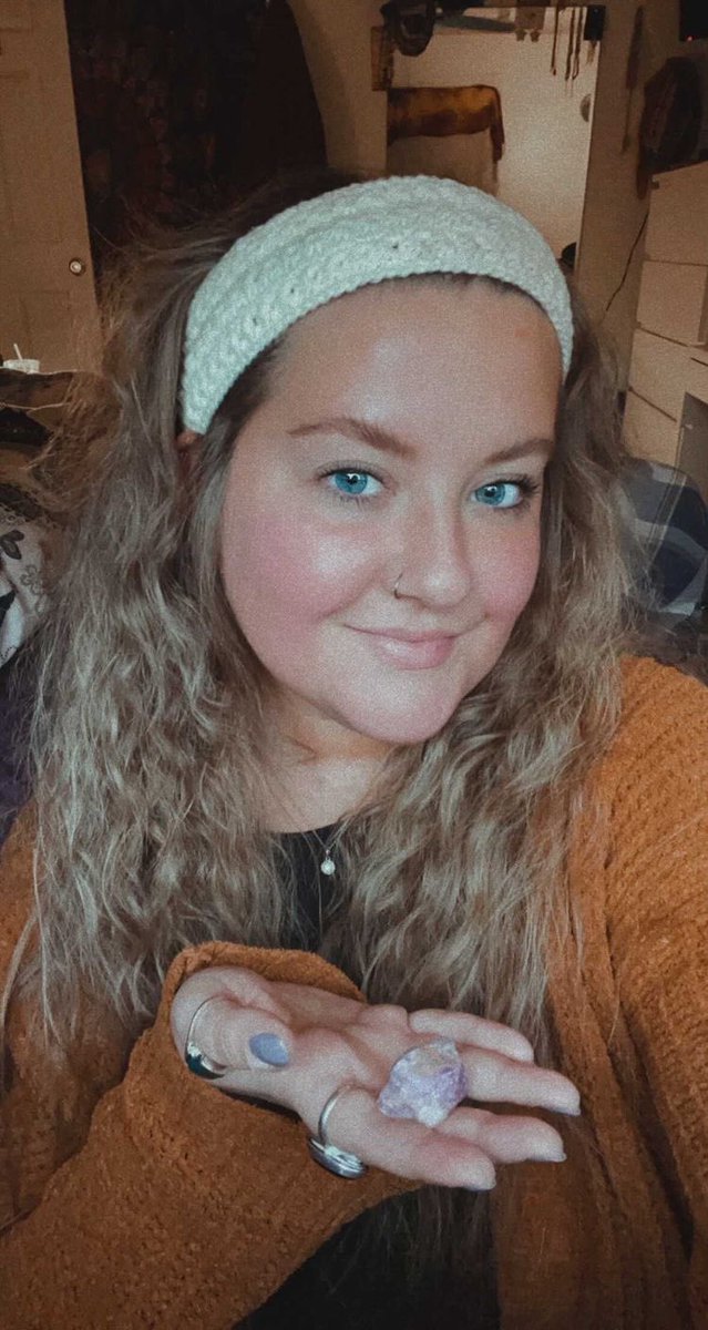 theastroally1's tweet photo. Also s/o to @Raachell_s for being my first custom order and trusting me to bring her idea to life! 😻 here’s Rachel in the headband/scarf &amp; the “star-stitch” headband I posted last week ❤️ each order comes w a special crystal picked for you from my huge collection 😭❤️ https://t.co/dBazk5ZC7G