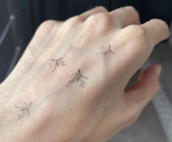 叩き潰された蚊を再現！？ユニークすぎるモスキートスタンプが登場！