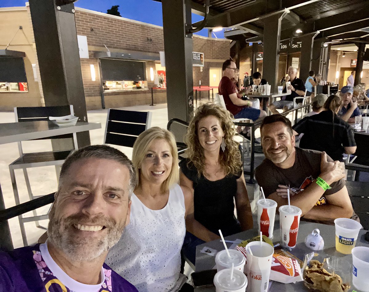 paulwyman8's tweet photo. How is my night going? @KokomoBaseball has 13 runs through 6 - @Sports_Journal on the PA - @Jessica_Z925 on the field - @DjPugh spinning tunes - 75 degrees - sitting with @cassiejsalinas @santosgsalinas @ShellyWyman  I am winning all the way around! #getjacked https://t.co/sk72s5gZOm