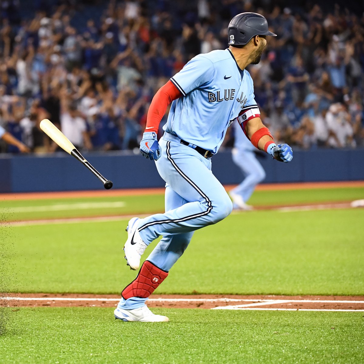BlueJays's tweet photo. Good times NEVER seemed so good 🍍

SO GOOD! SO GOOD! SO GOOD 😤 https://t.co/JFJNbRrWWg