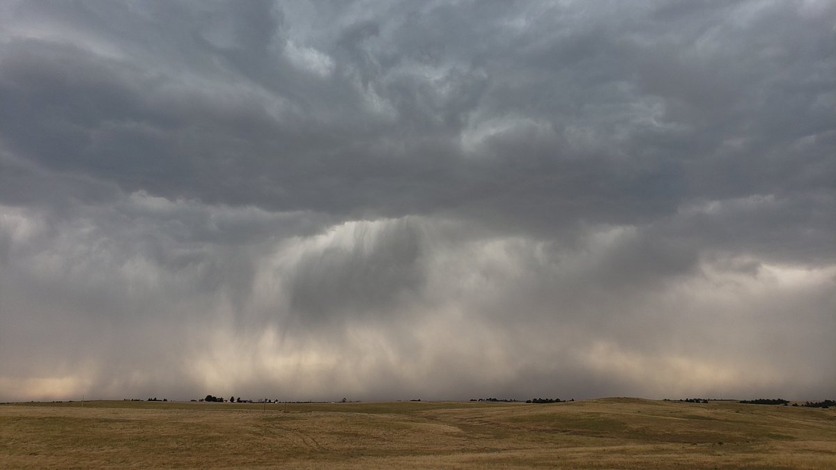 Dan_Fitts's tweet photo. Strong outflow winds from a mostly dry thunderstorm just as it was about to impact the #Hackberryfire in Banner County Nebraska this evening https://t.co/hMYd3gdUQJ