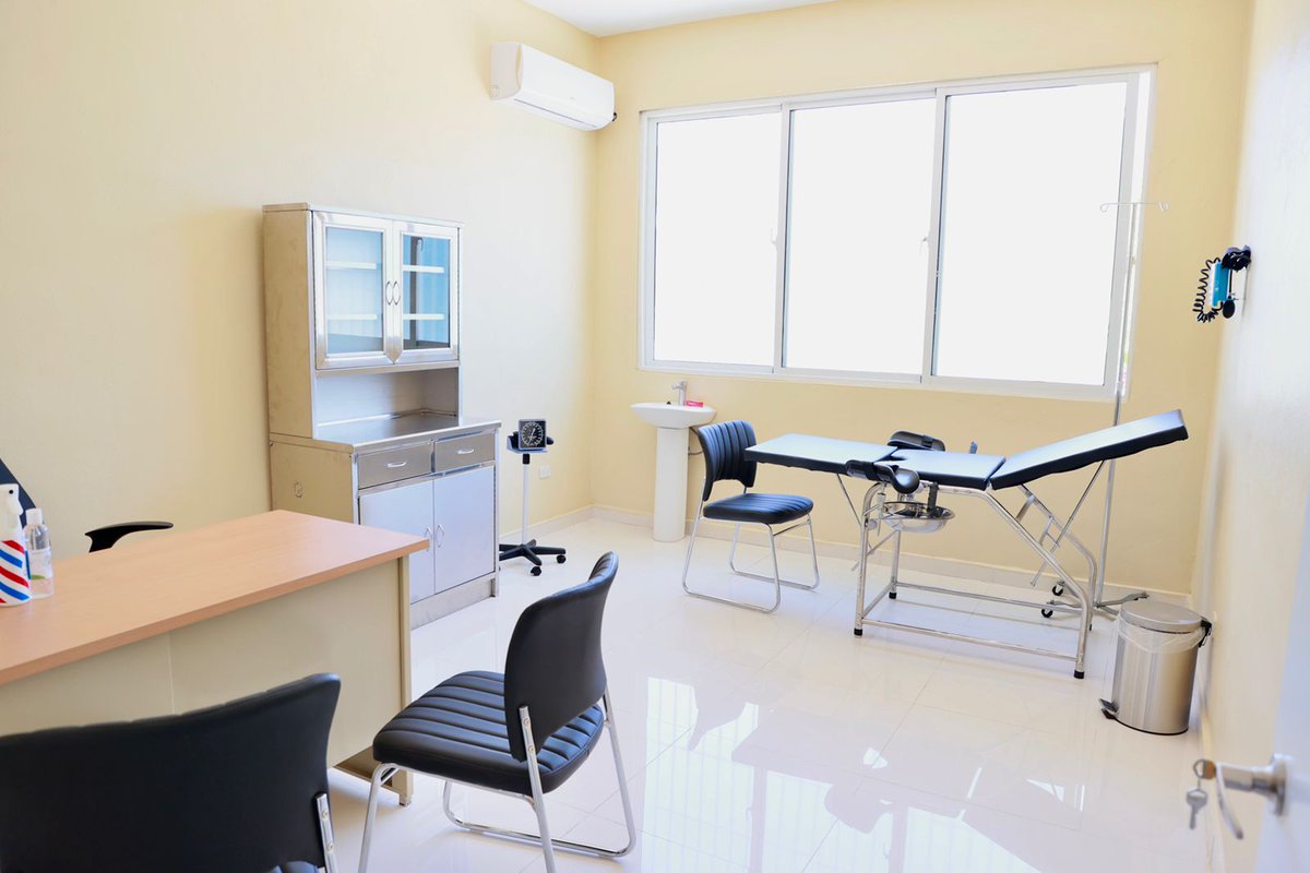 Estamos muy emocionados por haber entregado al <a href="/SNSRDO/">Servicio Nacional de Salud</a> los centros de atención construidos con apoyo @cooperacioAND #AACID <a href="/Prodiversa/">PRODIVERSA</a> en la provincia Bahoruco. Desde ahí se darán servicios a más de seis mil personas y 1,300 familias. <a href="/benecoenecia/">Beneco Enecia</a>
