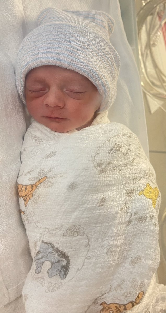 Michael_Pittman's tweet photo. Iβd like to say Iβve had some pretty cool moments in my life so far, however, none come close to this one. Welcome to the world Beckham π #BabyBeck #Dad https://t.co/JrPTuoDtjq