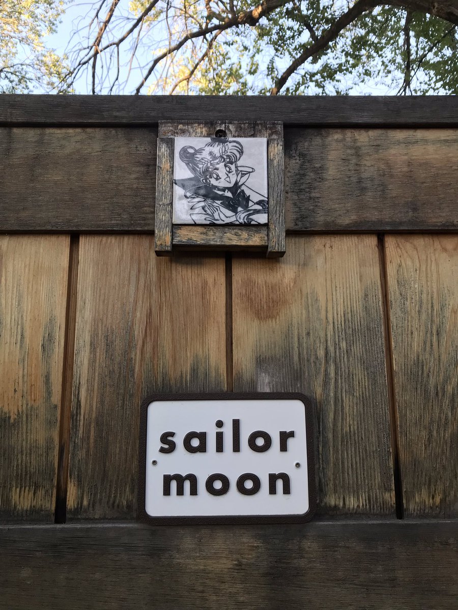 コウノ 京都の妖怪 S Tweet 2年前 ニューメキシコ州のサンタフェの博物館の妖怪展の監修と作品制作の ため 萬波 というホテルに滞在しました このホテルの部屋の名前は全て日本の 月 の美しい表現に由来していたのですが 中にはお仕置きされそうな部屋もありま