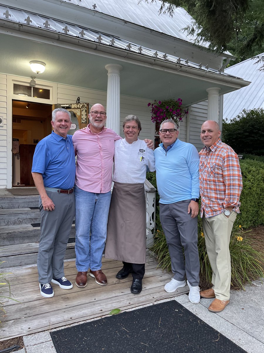 KevinRinker's tweet photo. Golf wasnโt good but dinner was! #MemberGuest #WildcatCliffs #Wine #Highlands https://t.co/7qWk2GoE0w