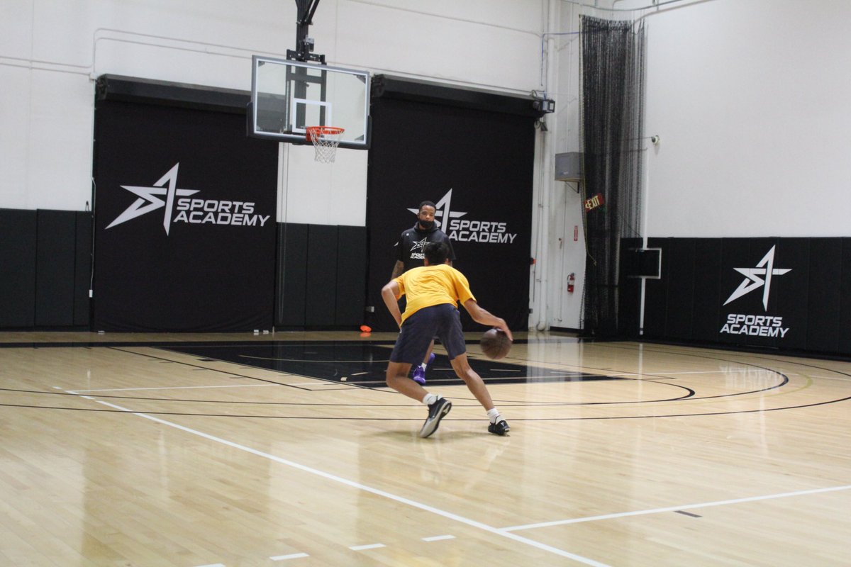 iamrameonjr's tweet photo. “The details are not the details. They make the design.” -Charles Eames

Footwork, Footwork, Footwork‼️#thatswork #theShooter🔫🥶 #transferportal #FamilyBusiness #Wittness™️
•
•
@iamamiawitt @coachraywitt @iambellawitt @AJ_Moye2 @ncalpremierball https://t.co/bS5CzwK1LE