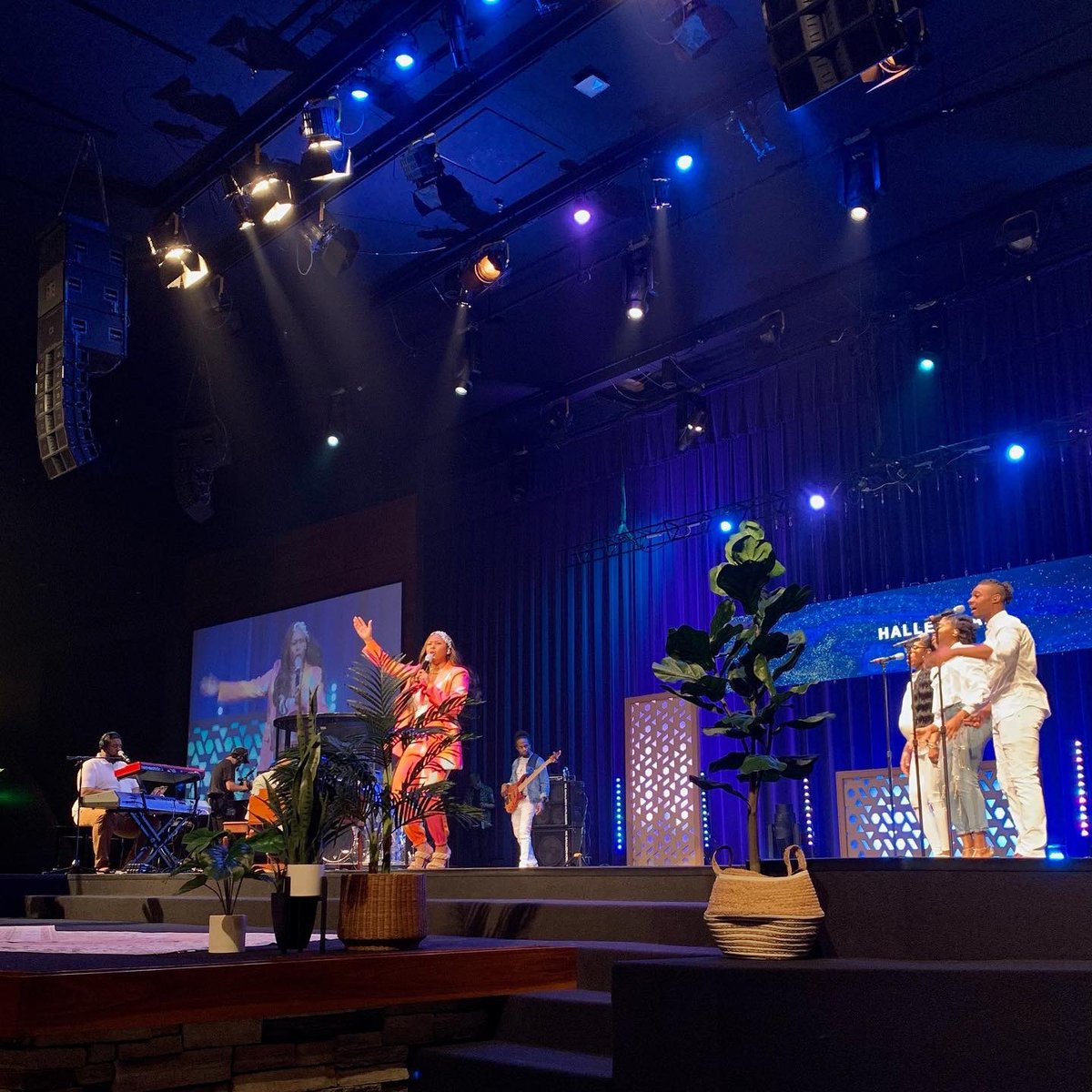 Lifeway Women tweet media