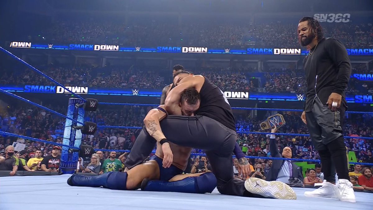 devittsourcenet's tweet photo. #SmackDown #SmackDownOnFox #FinnBalor #FergalDevitt #ThePrixe #BálorClub (@FinnBalor) https://t.co/6EdahIawMO
