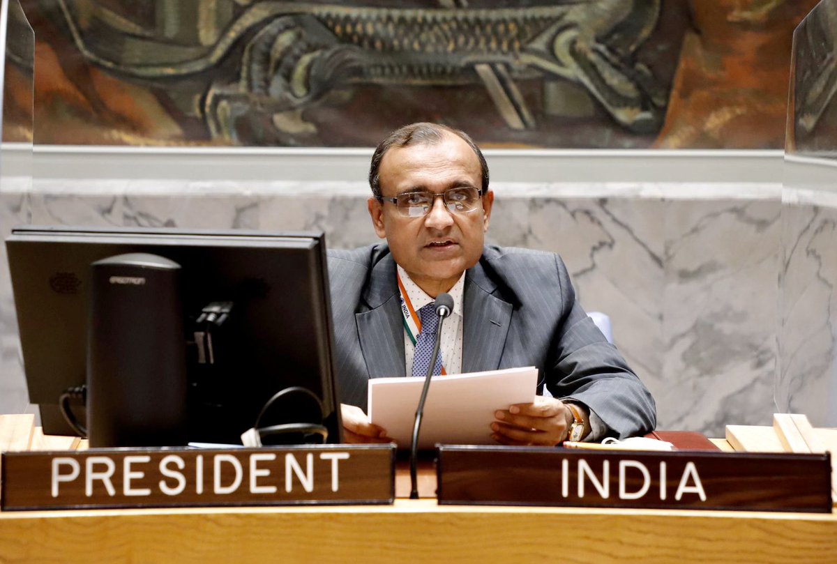 ambtstirumurti's tweet photo. अफगानिस्तान पर @UN सुरक्षा परिषद #UNSC की बैठक में, मैंने कहा:

यह सुनिश्चित करना आवश्यक है कि तालिबान सद्‍भाव से वार्ता में शामिल हो, हिंसा का रास्ता छोड़े, अलकायदा और अन्य आतंकी संगठनों से नाता तोड़े और राजनीतिक समझौते के लिए पूरी तरह से प्रतिबद्ध हो। 

#IndiainUNSC https://t.co/CGWUle1idC