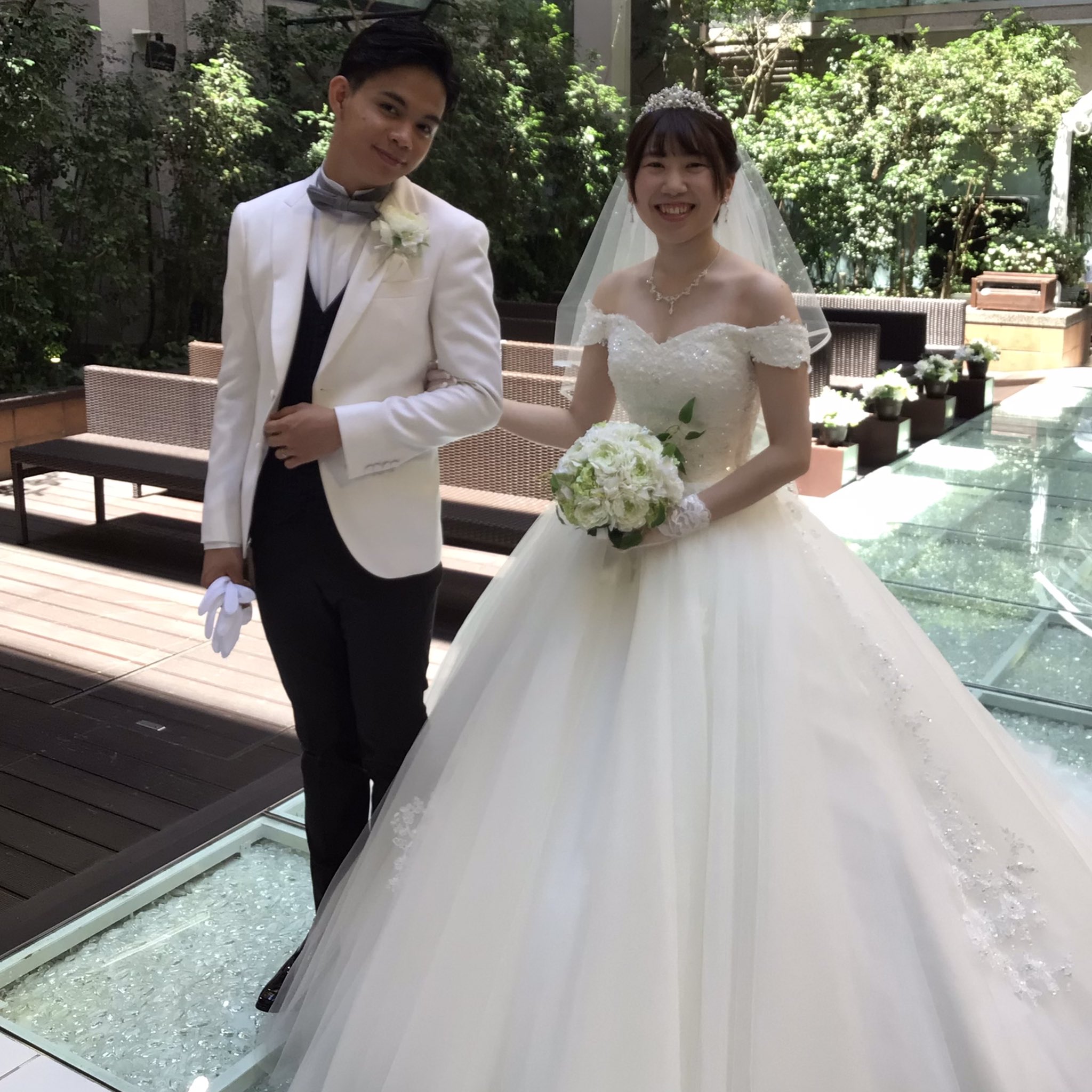 Kkrホテル東京ウェディング リハーサル中のオフショット 笑顔が可愛いお二人 Kkrホテル東京 結婚式 模擬挙式 大手町 神保町 オフショット フォト婚 前撮り ウェディングフォト 少人数婚 Withコロナ結婚式 ガーデンチャペル T Co