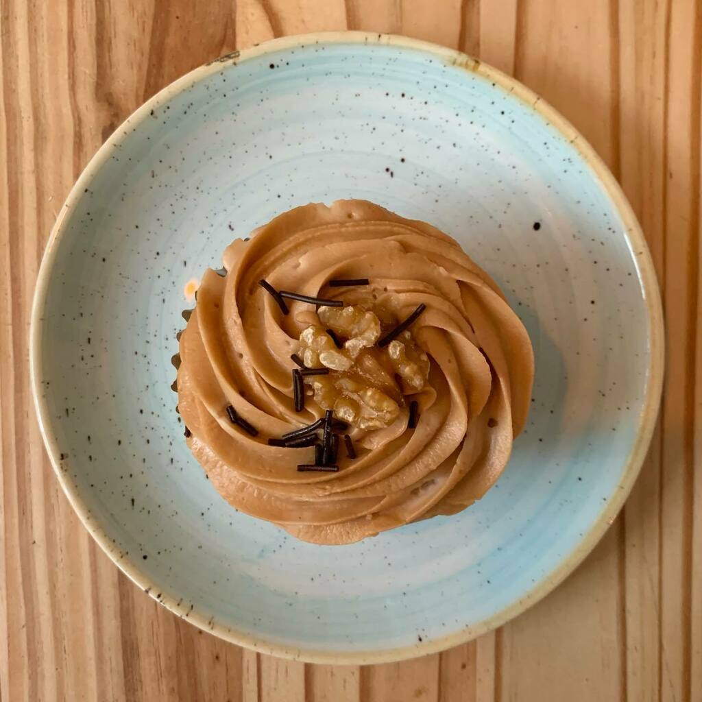 researchmrx's tweet image. RT @thecopperspoon: Our coffee and walnut cupcakes are made with @origincoffeeroasters Resolute espresso ☕️🧁
.
.
#cafe #coffeeandwalnutcake #vegetariancafe #marazion #vegancupcakes #vegancoffeecake #coffeecake #plantbased instagr.am/p/CSQznUjosc0/