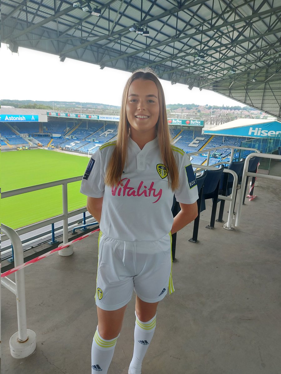 SharonGlynn2's tweet photo. Happy 18th birthday to our kind, caring, funny as hell with the dirtiest laugh, once met never forgotten, special girl!! 
Don't ever changexx
Can an LUFC Womens U21 player get a happy birthday MOT please. @LiamCooper__ @Kalvinphillips @ezgjanalioski 🤍💛💙 https://t.co/sY1uHVKTRH https://t.co/uTGce5JwXk