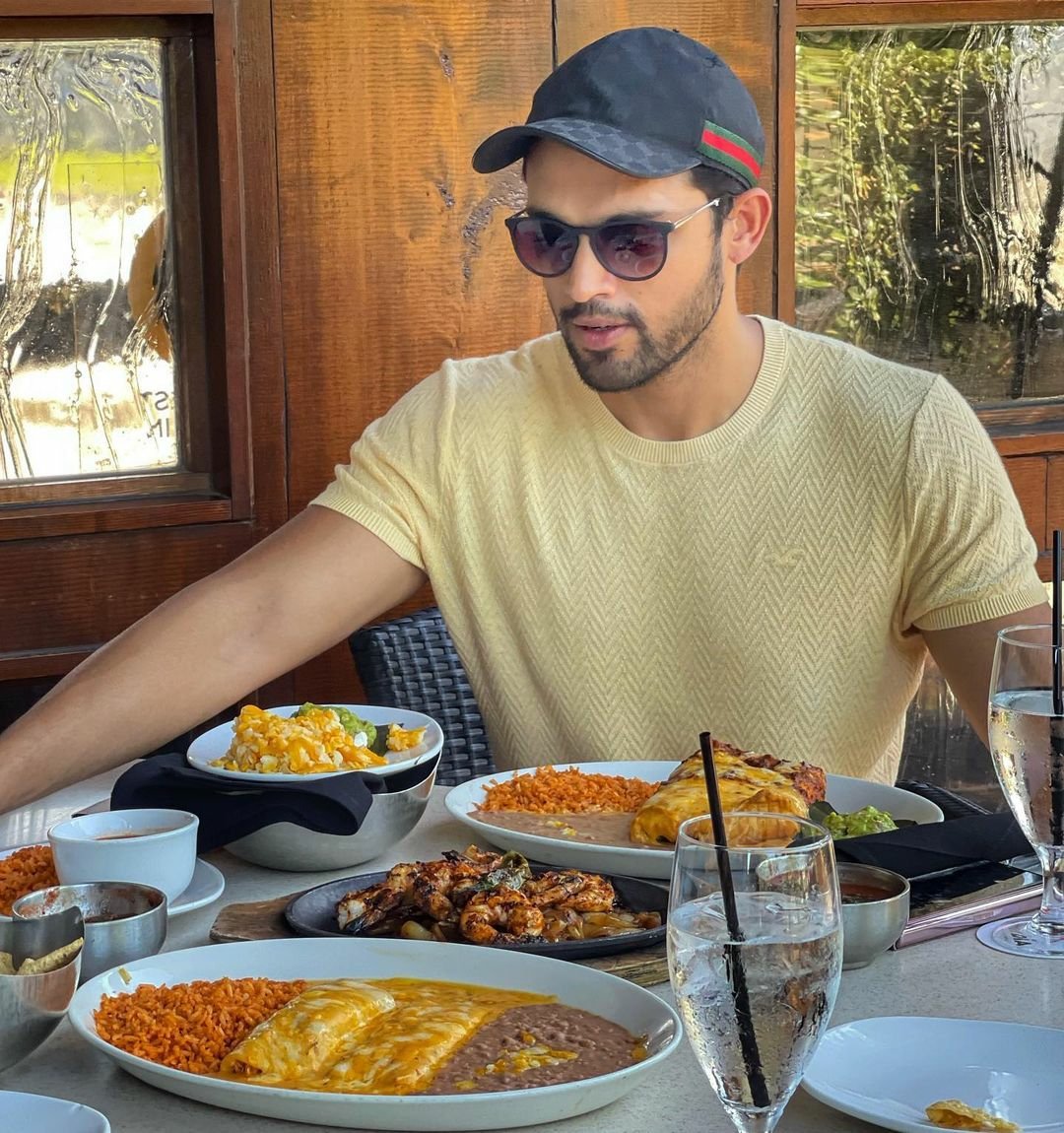 Me thinking of becoming a food blogger 😋👅 #mexicanfiesta #chimichangas #fooddiaries #nazarmatlagao

~ #ParthSamthaan on Instagram ♥️

@LaghateParth
