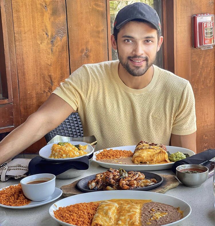 Me thinking of becoming a food blogger 😋👅 #mexicanfiesta #chimichanges #fooddiaries #nazarmatlagao

@LaghateParth on Instagram 
#ParthSamthaan