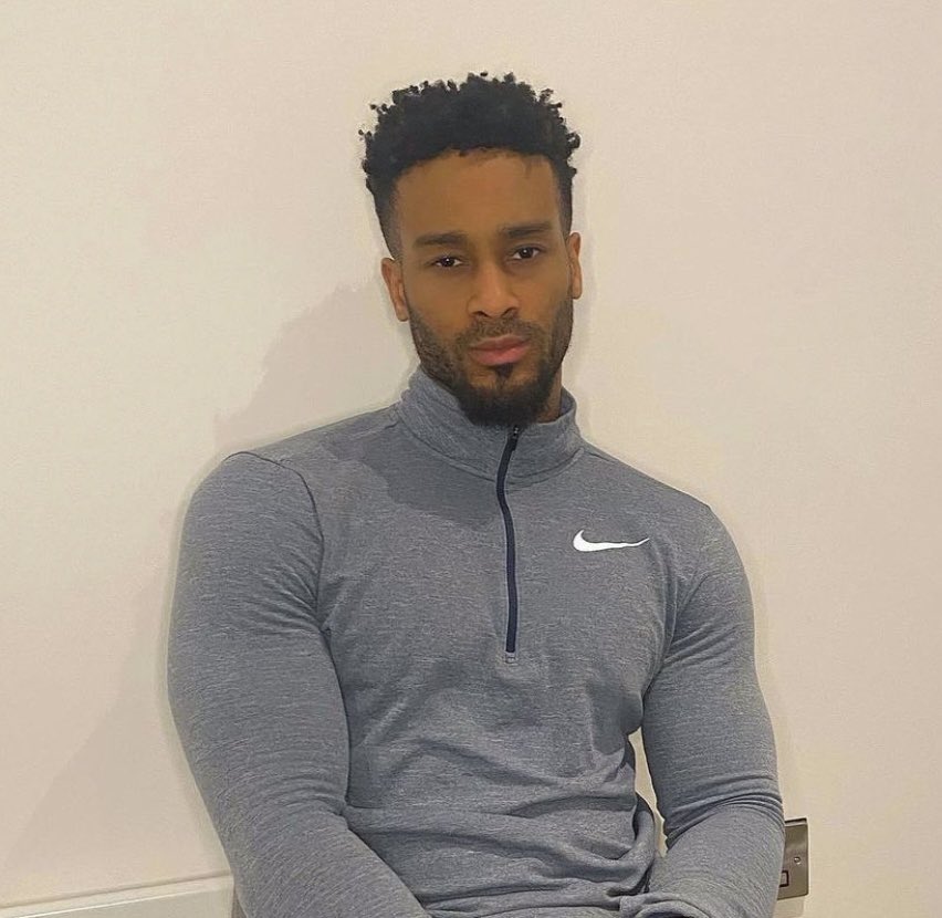 auntieshateher's tweet photo. Kings only #LoveIsland https://t.co/lOEyef2me6