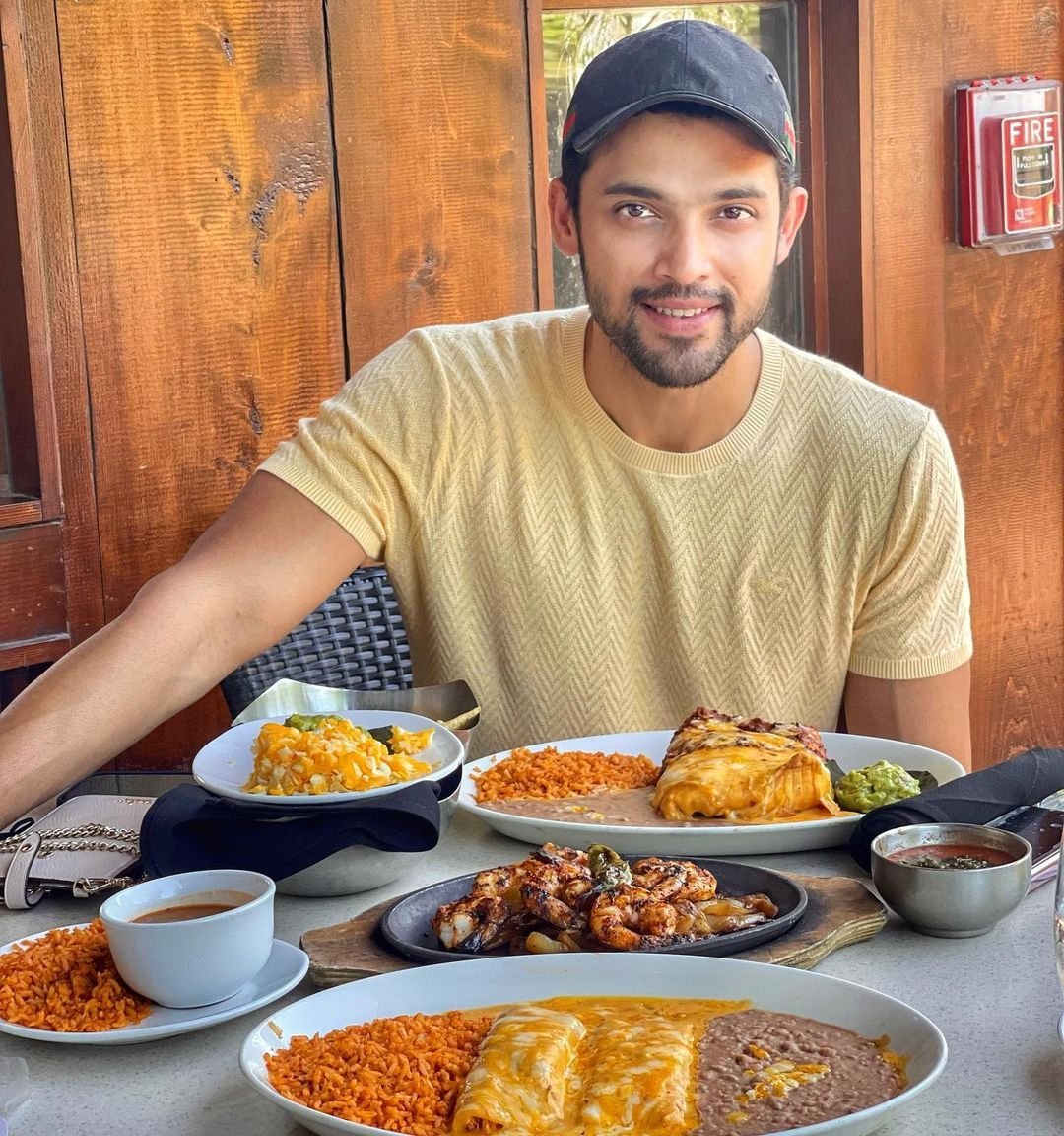 Me thinking of becoming a food blogger 😋👅 #mexicanfiesta #chimichangas #fooddiaries #nazarmatlagao 

~@LaghateParth on Instagram ♥️🔥

#ParthSamthaan