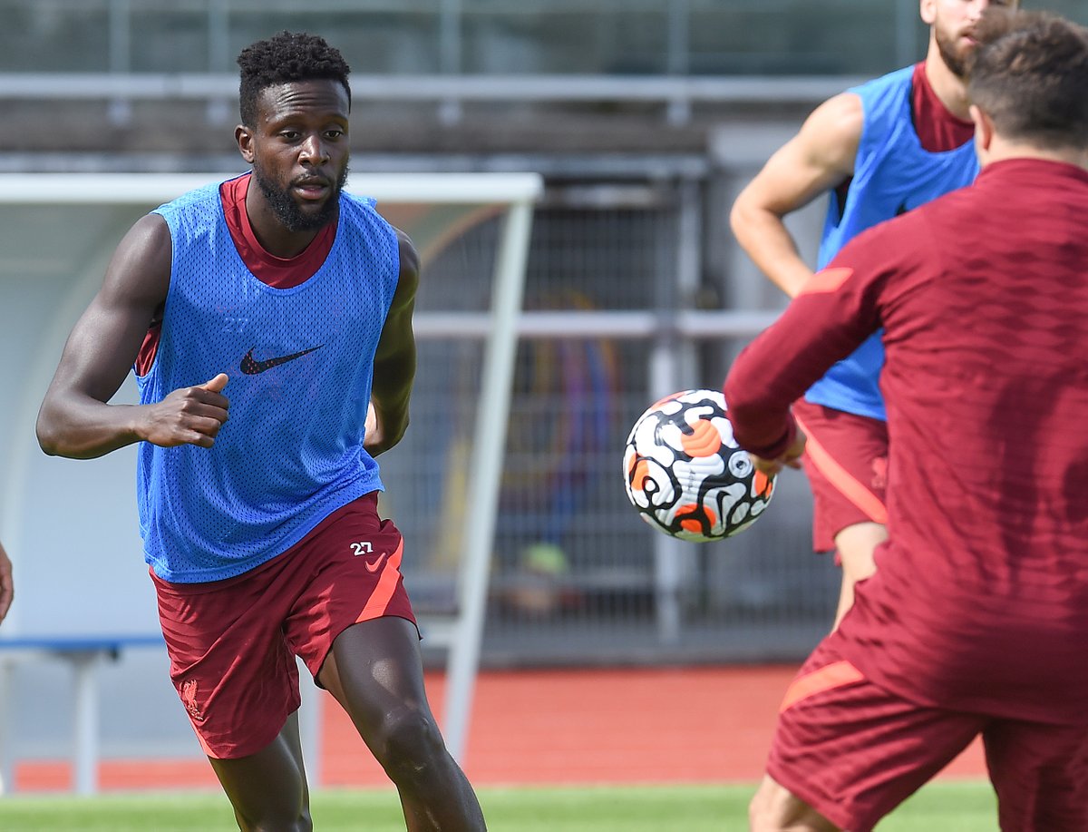 Latihan kemarin untuk mempersiapkan pertandingan persahabatan berikutnya di Anfield! 💪❤️
