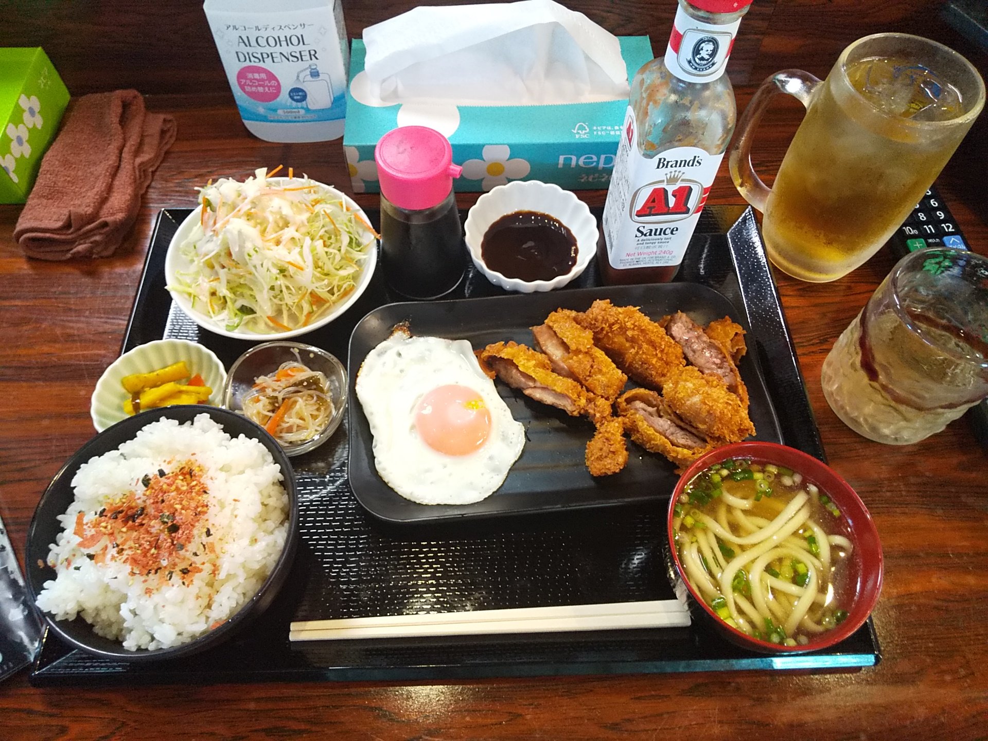 食内だい 牛かつ定食 焼肉三八五 ミヤコ 那覇市寄宮与儀十字路から寄宮十字路向け右手 ステーキや焼肉ランチも気になりましたが 牛カツもあまり見かけずと面白く ドリンクや小鉢2つサラダ ミニそば付き お腹いっぱいになりました T Co