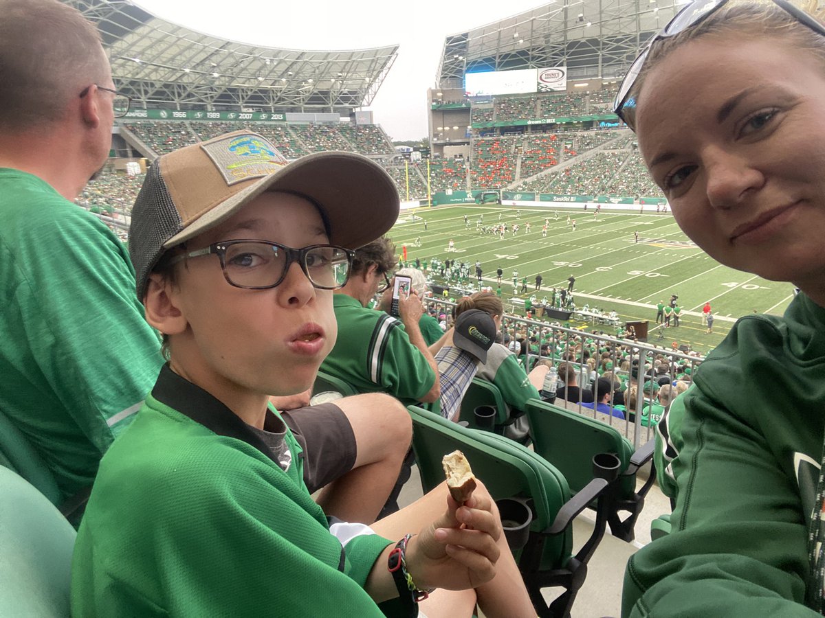 JenUteck's tweet photo. #riderslive #ruffleschipsgiveaway Section 310 https://t.co/Gt0503a7N4