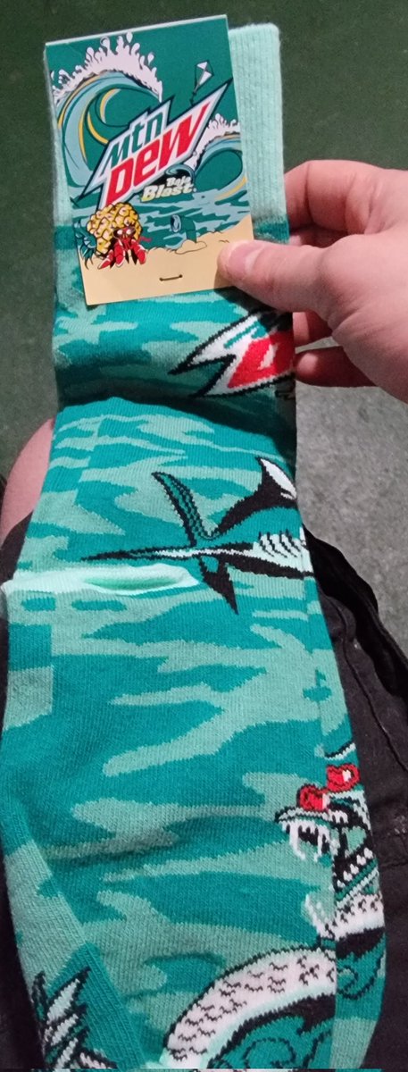 mClawser_'s tweet photo. The #100DaysOfBaja @MountainDew socks came in ๐๐ป๐ https://t.co/nehGfe5MDj