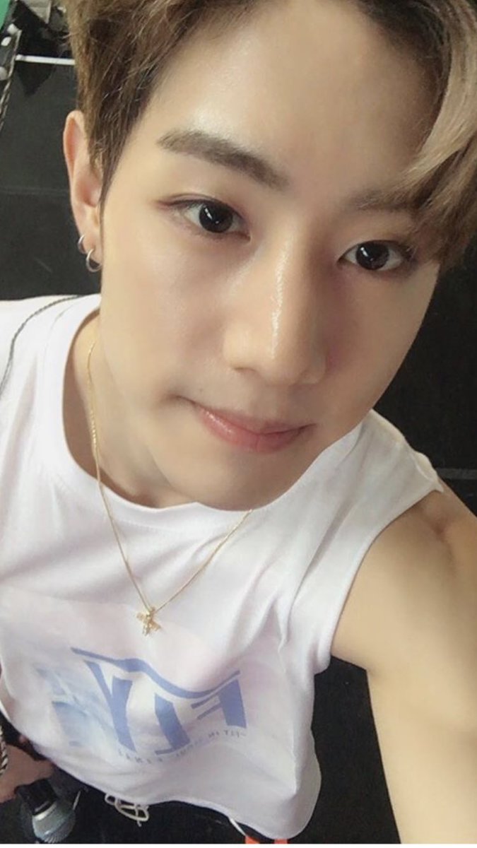 isa_beomi's tweet photo. °•You know you're the one out of a million •°

#igot7selcaday #igot7selca 
#ig7sd #ahgaseselcaday
#GOT7 #갓세븐 @GOT7Official https://t.co/LUzOffYLFV