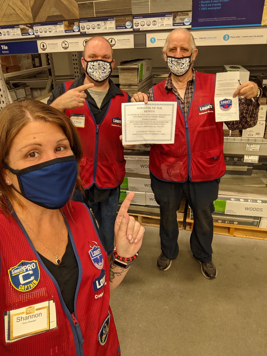 Fishon2612's tweet photo. Today we handed out some service stars around the store. Thank you to Tom, James and Mike for all you do! A BIG shout of for Tom achieving Employee of the month for July! Congrats!! ๐ #Riverhead #Recognition #servicestars #gogetemguys #BIG3 https://t.co/dommewpHU3