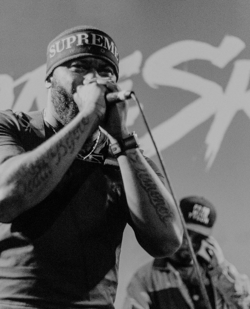 JAE_LENS's tweet photo. I got 2 for you

These photos right here was when i went to SOBs for the first time and @dinnerland_ threw an event and it was also my first time shooting with a 50mm. Long story show I went back home, looked at my photos and was like “I was really in my fuckin’ bag” https://t.co/odGZe96USZ