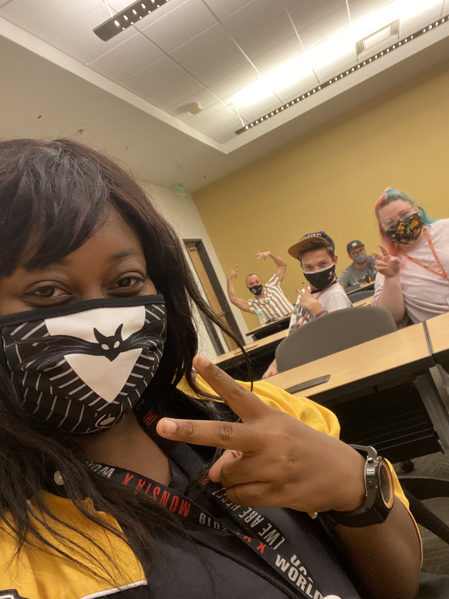 KFanorAdkins's tweet photo. Oh hey!

It’s my @3300climbing besties! What a great on campus meeting! #3300Climbing @chaseetodaro @LuisGuaz @tessuhgreyy https://t.co/p0Xcikwu21