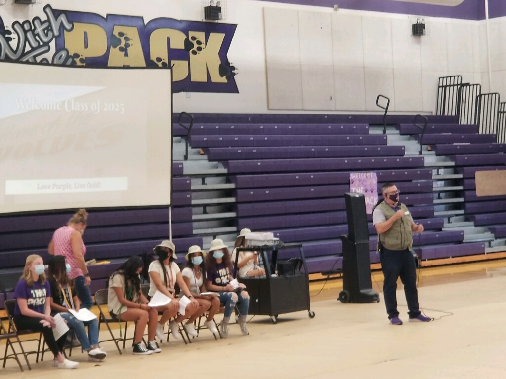 LHSPrincipalJ's tweet photo. Such an awesome day!!  Welcome back, Wolfpack and welcome to our incoming 9th graders!!  Leadership &amp; cheer students did an amazing job!  High five to everyone involved today! #WeareMUHSD #MUHSD https://t.co/5T5fqxIqls