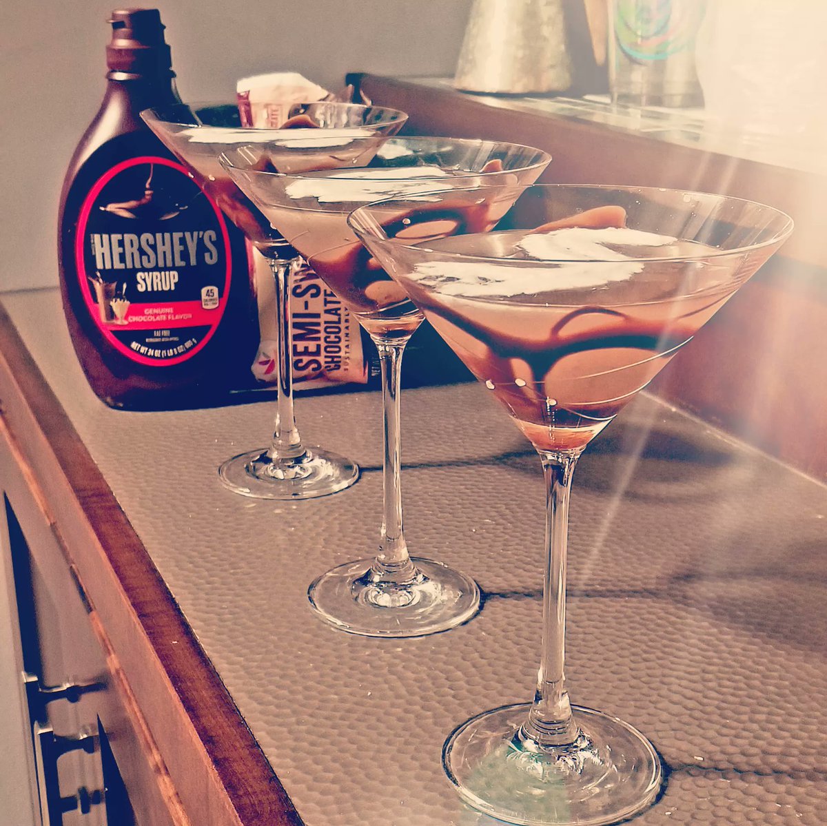 #martiniglassselectionoftheevening 

 #chocolatemartini #martiniglasses #martini #whippedcream #martinitime🍸 #hersheysurup #hersheyschocolate #hershey #hersheypa @Julianna_glass 😍 #juliannaglassware  #itsfiveoclocksomewhere